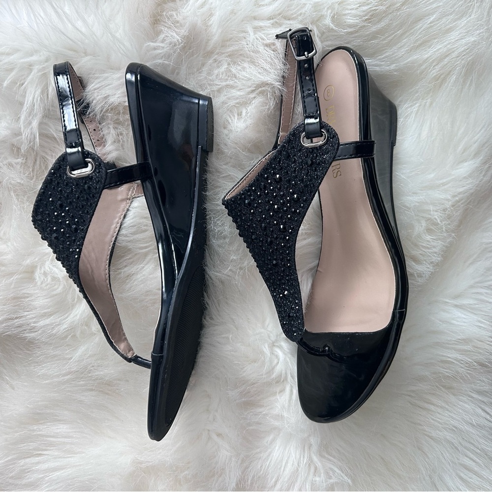 Dream Pairs Black Jeweled Thong Wedge Sandals - Picture 7 of 10